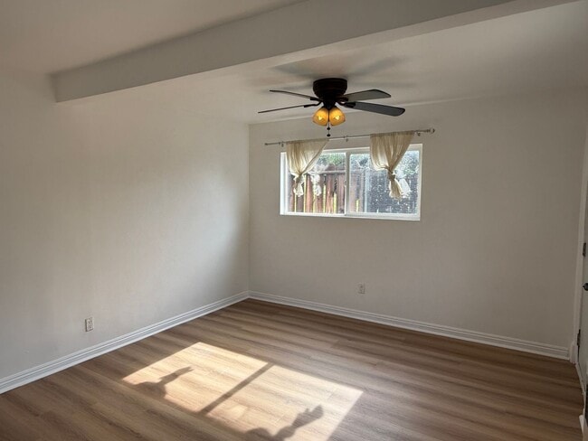 Building Photo - 241 N Ave 49