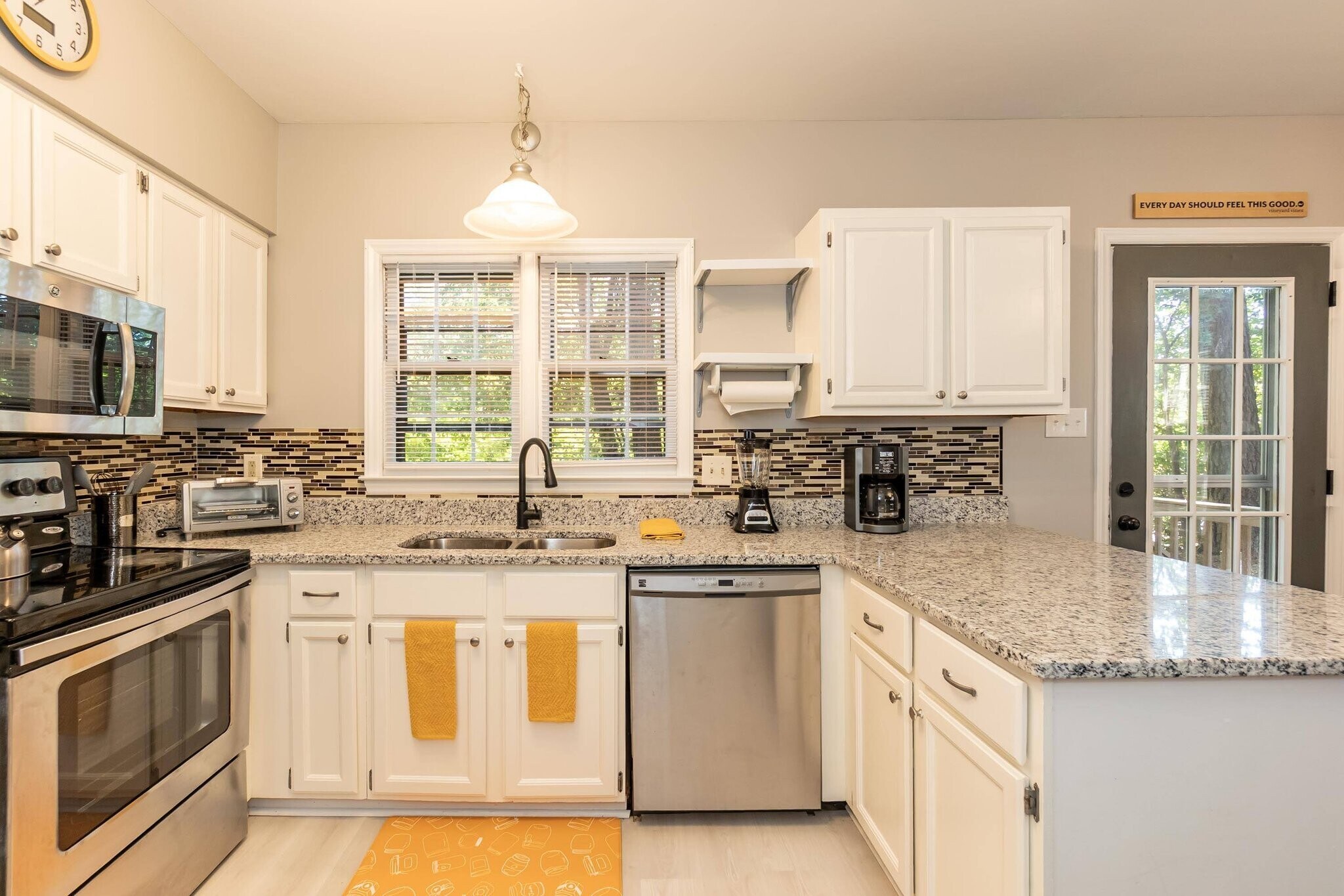 Building Photo - 6107 Highcastle Ct