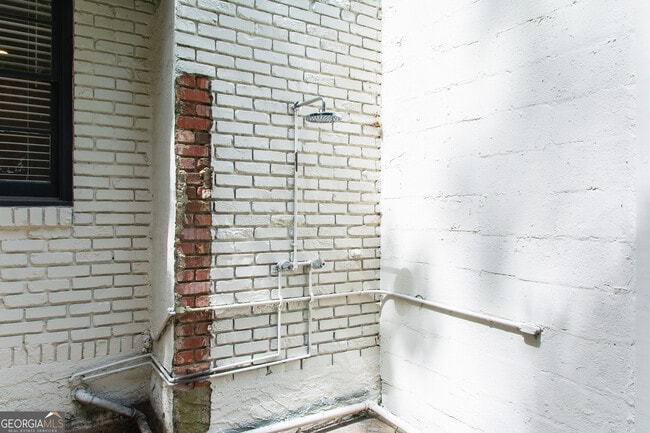 Building Photo - 4090 Land O Lakes Dr NE