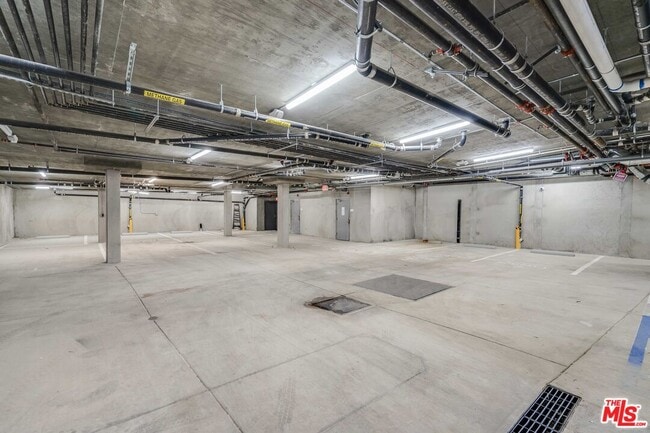 Building Photo - 1414 S Beverly Dr