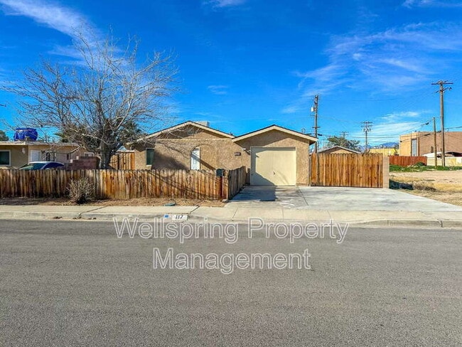 Building Photo - 117 S Silver Ridge St