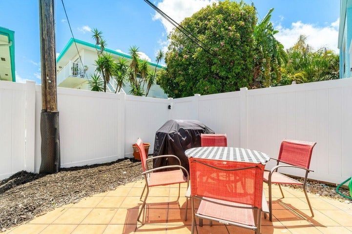 Building Photo - 842 SE 19th Ave