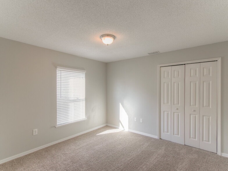 Building Photo - 3667 Queens Cove Blvd