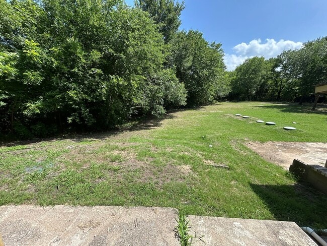 Building Photo - 715 Eastham Ln