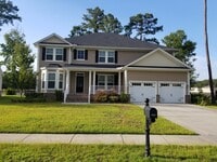 Building Photo - Spacious 6 bedroom, 4 bathroom home!