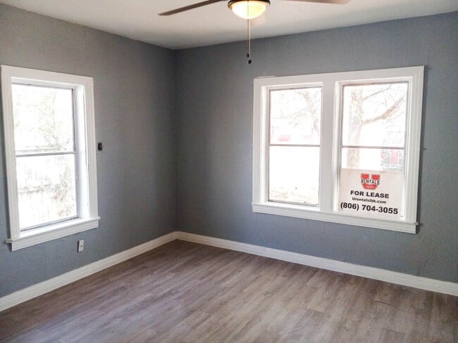Building Photo - Handyman Special $0 First Month's Rent / “...