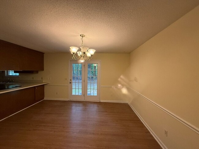 Building Photo - 510 Whistlestop Cir