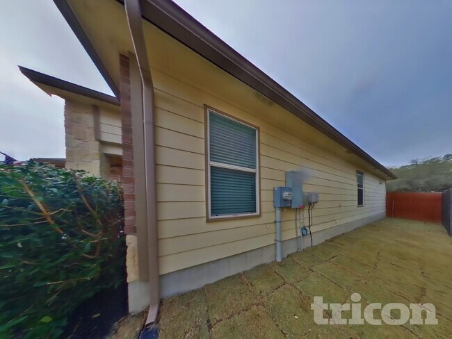 Building Photo - 13271 Cipresso Palco