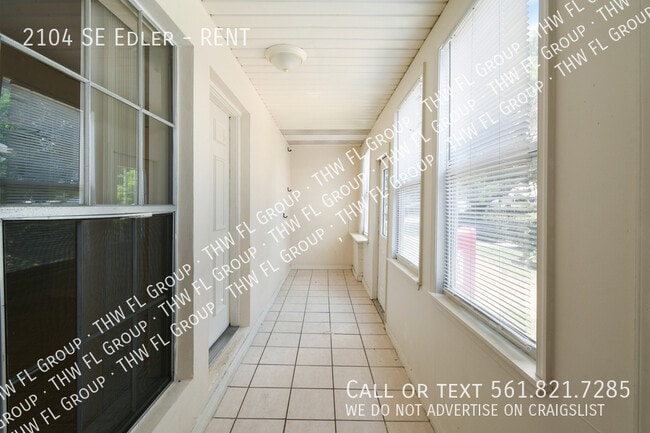 Building Photo - 2104 SE Edler Dr