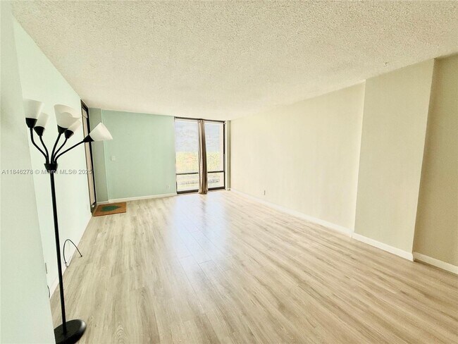 Building Photo - 1600 S Ocean Dr