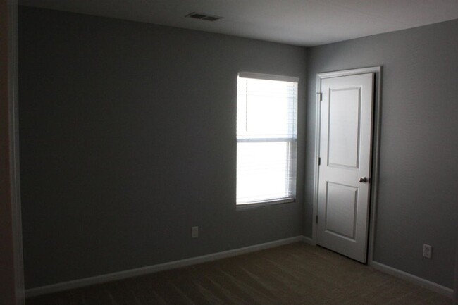 Building Photo - Summerville Rental