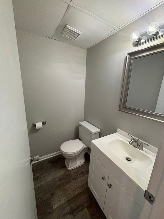 Building Photo - 1837 Lively Rd