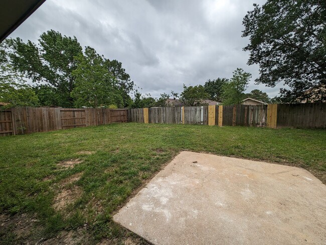 Building Photo - 16311 Thistleglen Drive