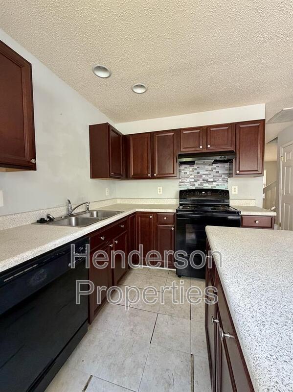 Building Photo - 17121 Greenlawn Hills Ct