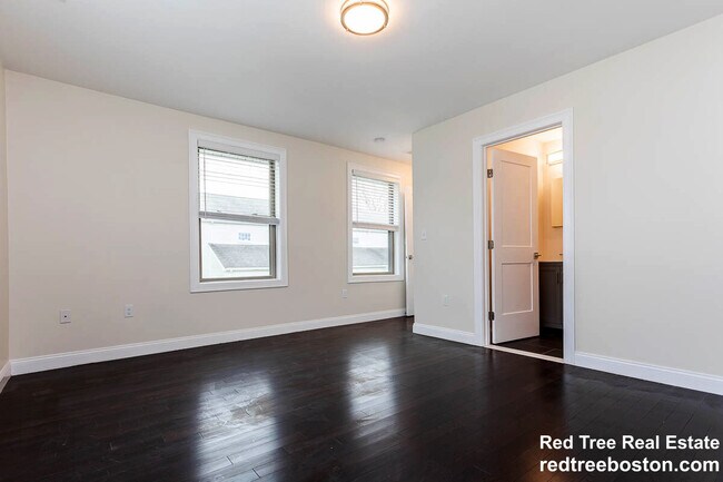 Building Photo - 476 Fulton St