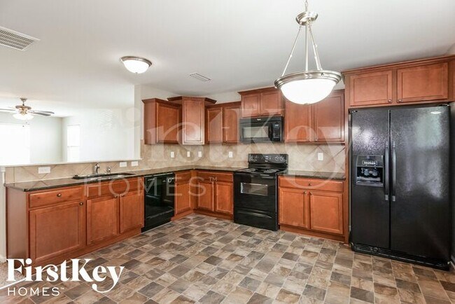 Building Photo - 114 Tilton Dr