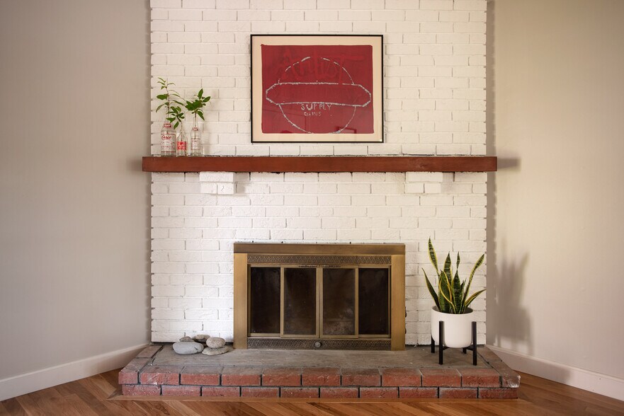 Building Photo - 18 Sandy Beach Rd