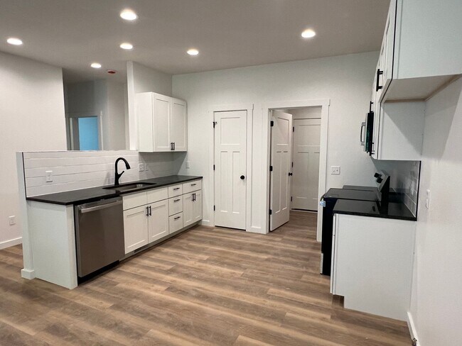 Building Photo - New Construction Rental Available!