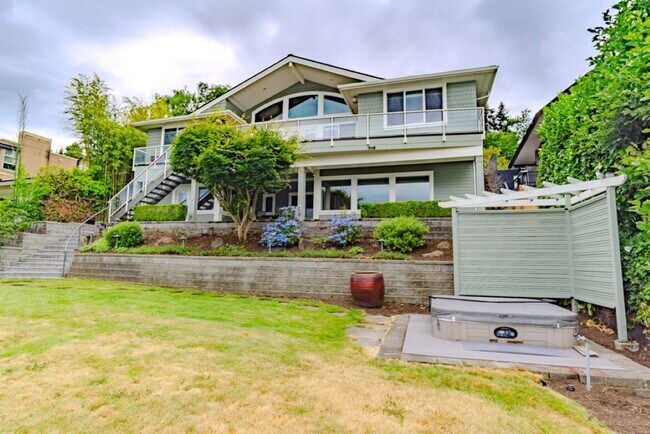 Building Photo - 4Bd/4Ba Seattle Home