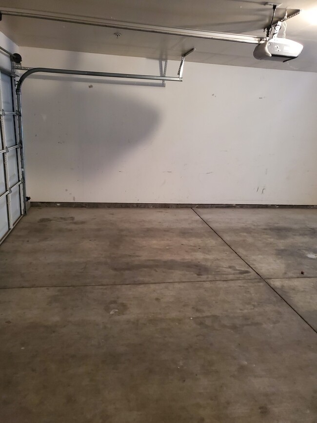 Building Photo - T2840SS
