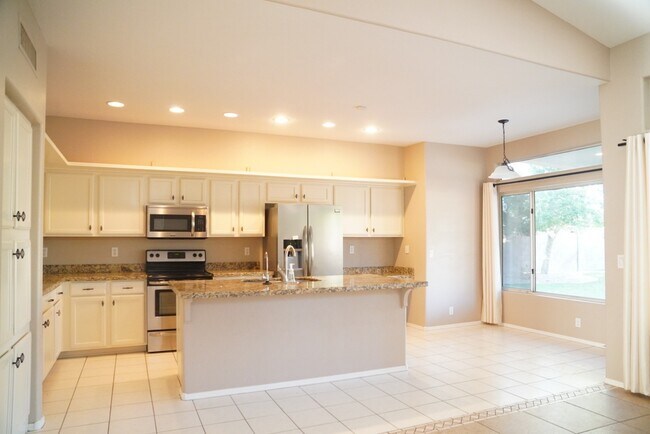Building Photo - Beautiful Chandler Rental Dobson & Ray