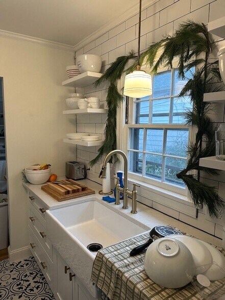 Newly Renovated Kitchen - 1304 Winstead Pl