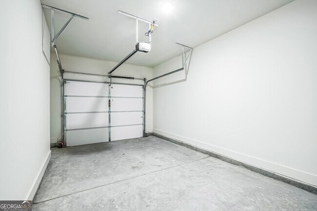 Building Photo - 375 S Port Pkwy