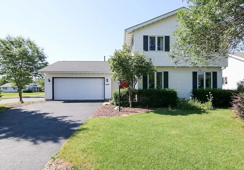 Primary Photo - 6301 Hartford Dr