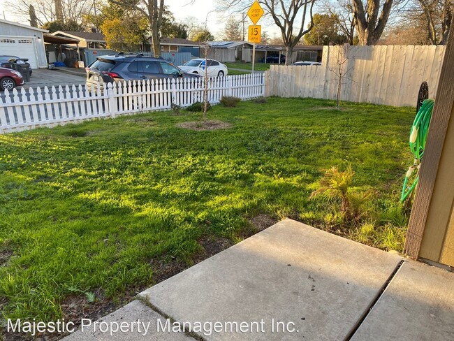 Building Photo - 3 br, 1 bath House - 6032 Cresenda Ave