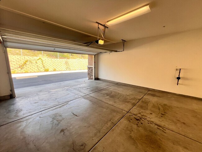 Building Photo - Sorrento Valley Second Story Corner Unit 3...
