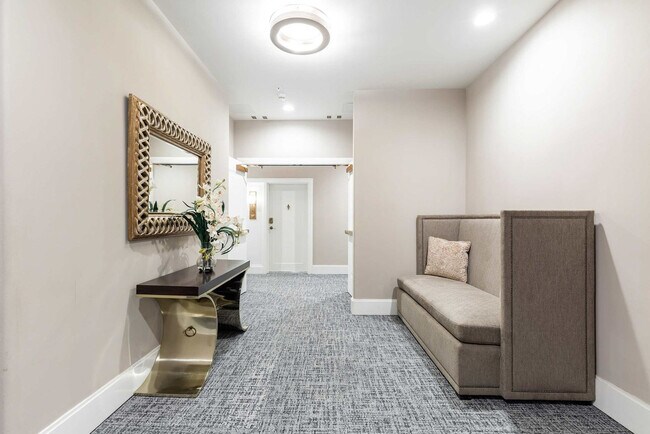 Building Photo - 10 Light St