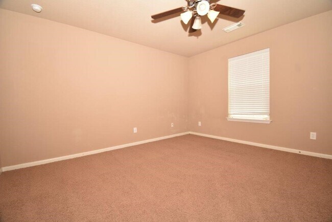 Building Photo - 7027 Crockett Ridge Dr
