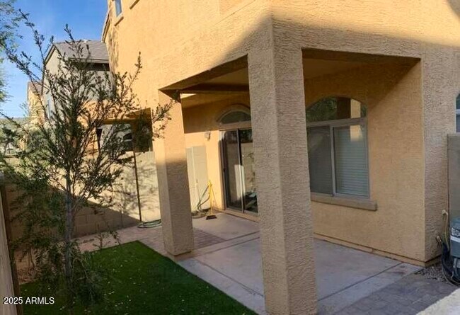 Building Photo - 2401 E Rio Salado Pkwy