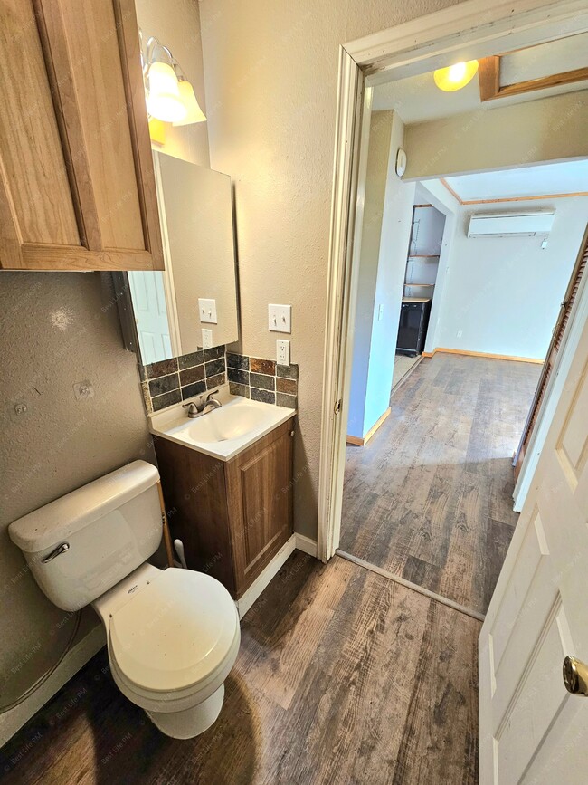 Building Photo - 5660 SE 125th Ave