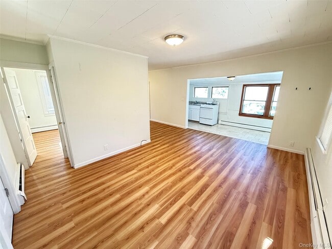 Building Photo - 875 Fleetwood Rd