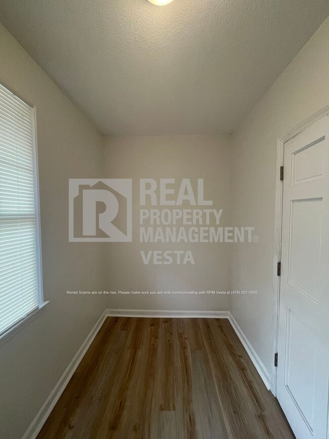 Building Photo - 2866 Glen Echo Dr