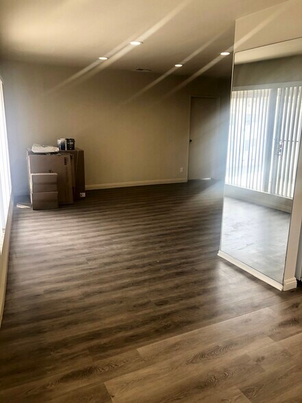 Building Photo - 1477 S Sherbourne Dr