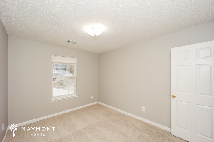 Building Photo - 1601 Hallmark Hills Dr