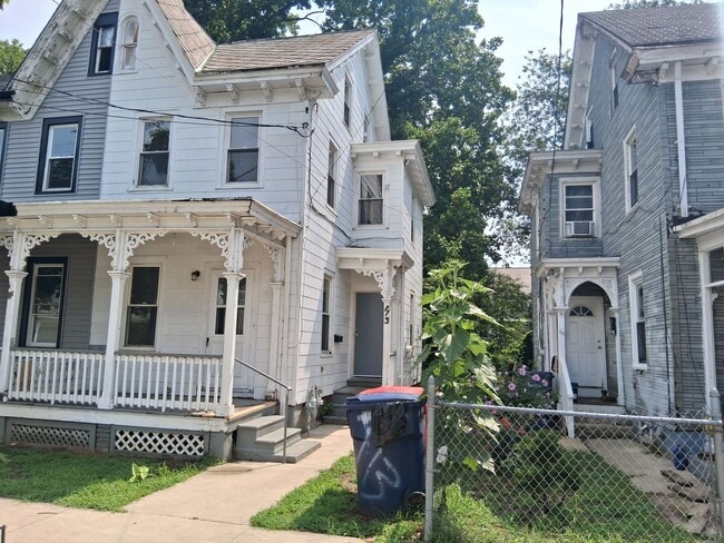 Building Photo - Spacious 3 Bedroom House FOR RENT in Bridgeton $1650