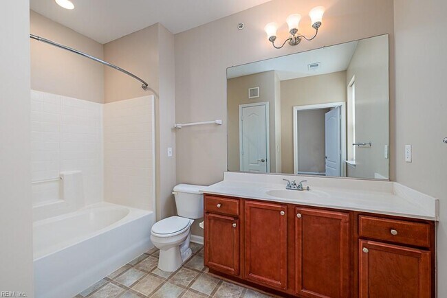 Building Photo - 5300 Warminster Dr