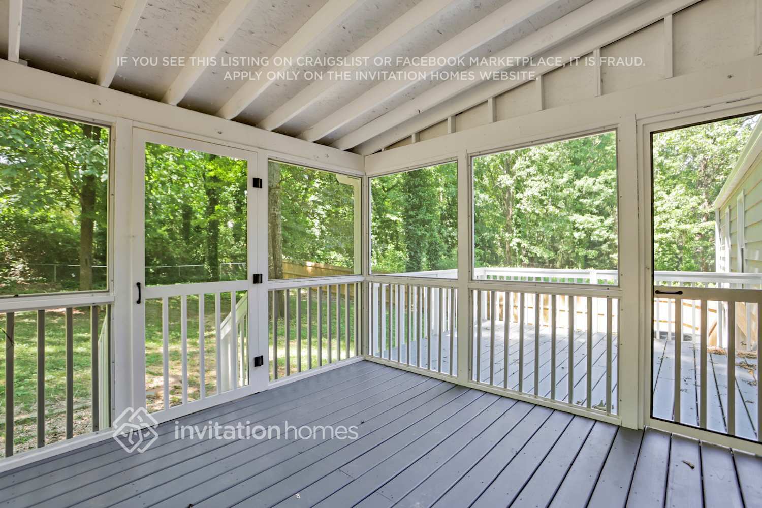 Building Photo - 5421 S Lake Dr