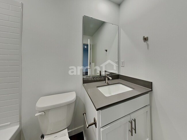 Building Photo - 5003 Washington St SE