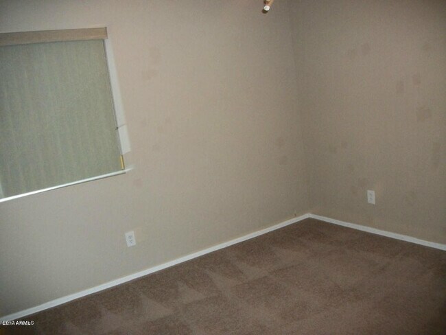 Building Photo - 3222 S Justin Dr