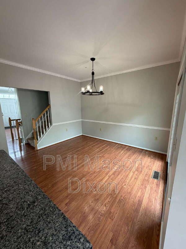Building Photo - 2404 Sandwich Ct