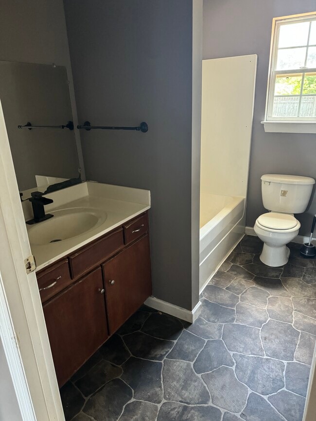 Building Photo - 2107 Century Ave SE