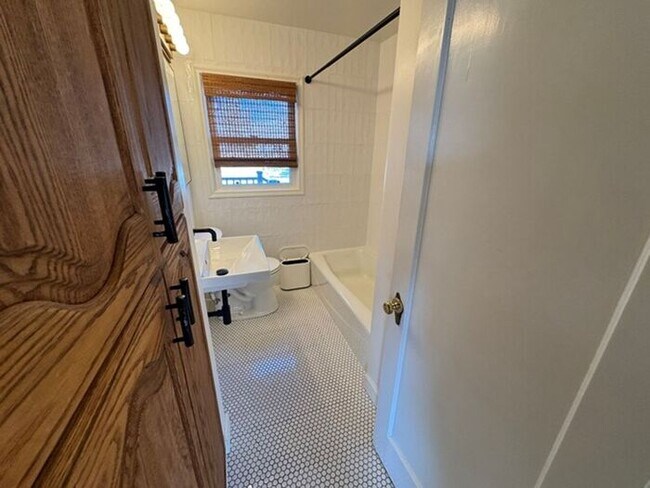 Building Photo - Millcreek Canyon Rim updated 3 bed 2 bath home
