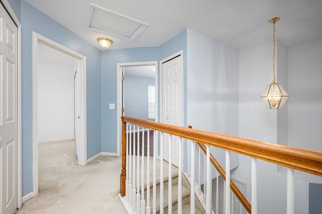 Building Photo - 8312 N Warwick Ct
