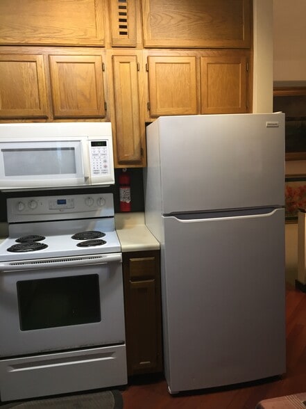 2nd view of kitchen - 6344 Aurelia St