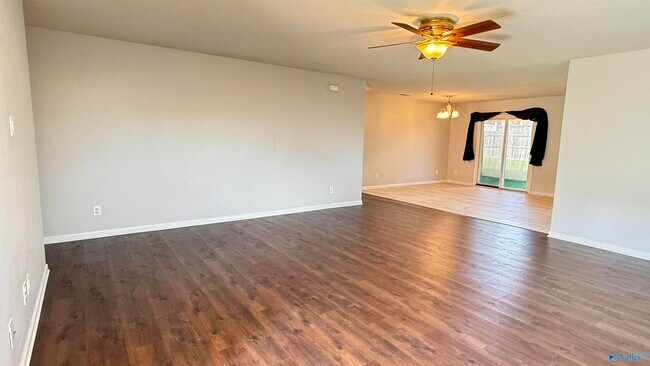 Building Photo - 144 Sagebrook Dr