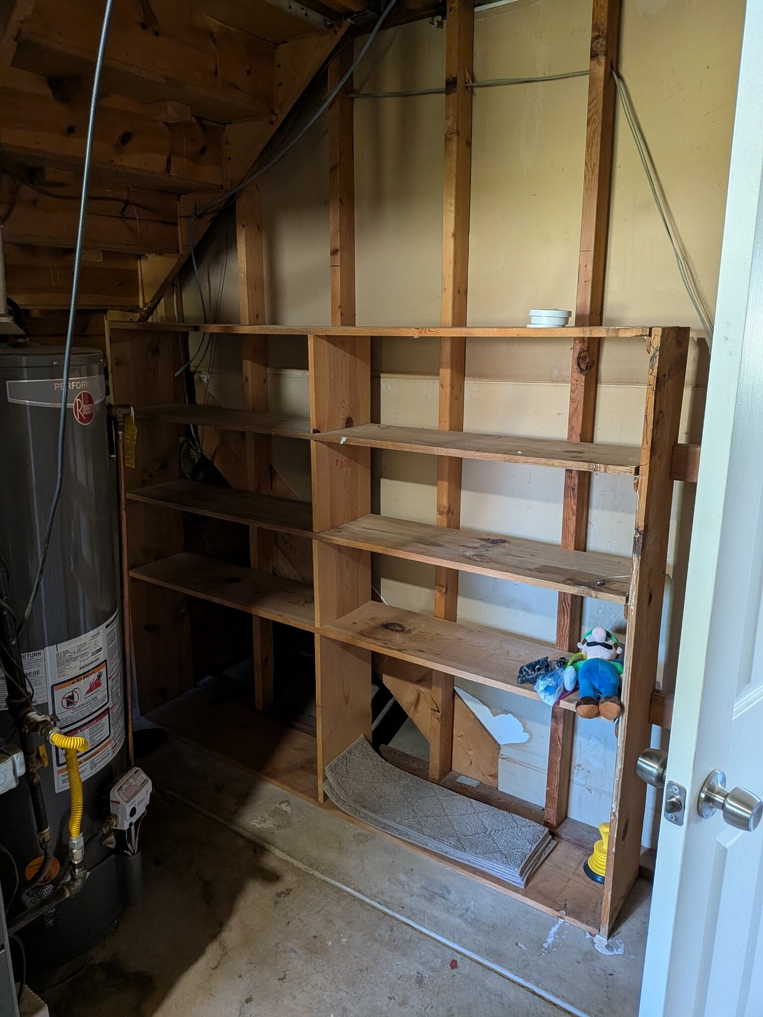 laundry room storage - 1608 23rd Ave